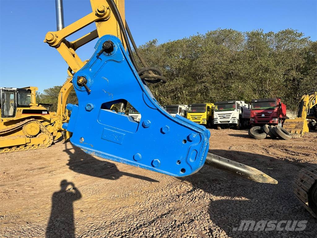 CAT 320D Bagri goseničarji