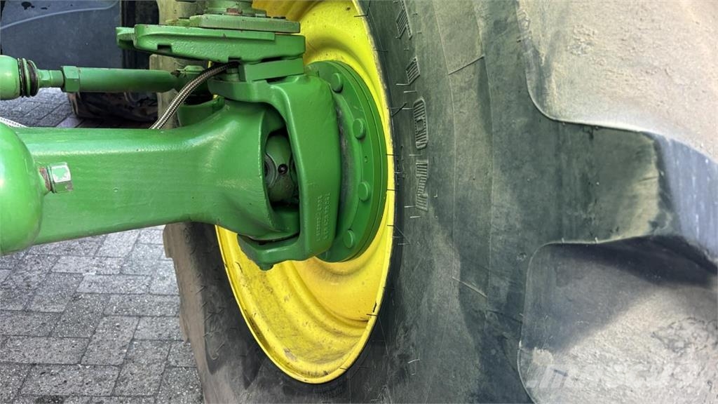 John Deere 6195R Traktori