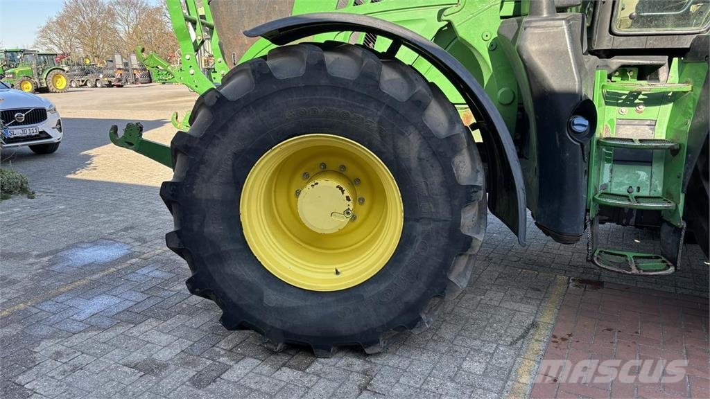 John Deere 6195R Traktori