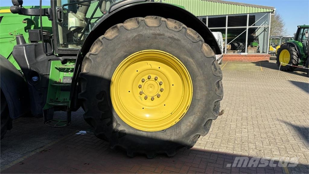 John Deere 6195R Traktori