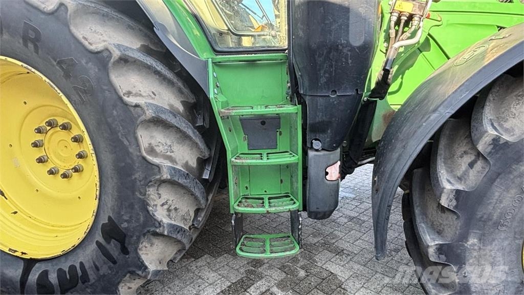 John Deere 6195R Traktori