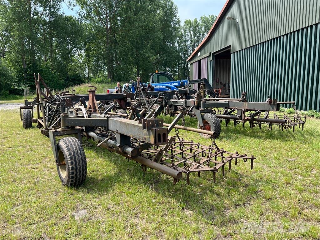 Fortschritt Kopplungswagen T 890 mit Eggen Sonstige Landmaschinen