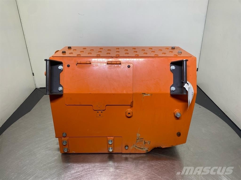 Hitachi ZW310TPD-6 - DEF/Adblue tank Chassis and suspension