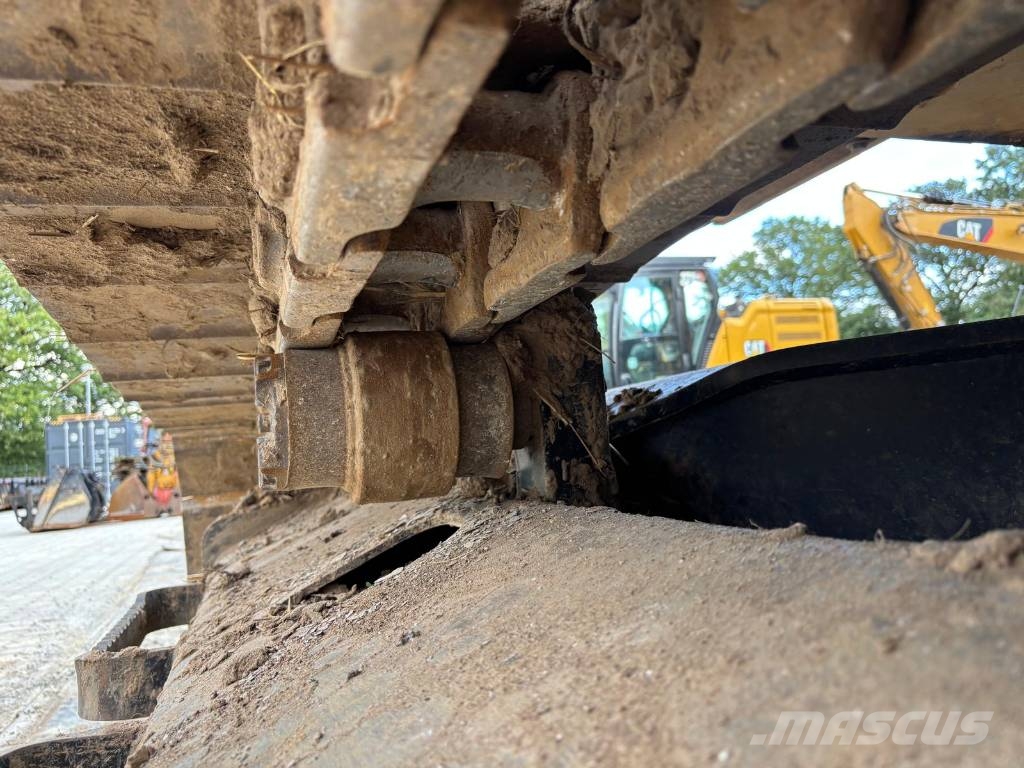 CAT 320 Crawler excavators