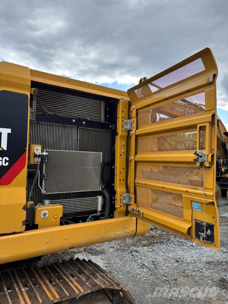 CAT 320 Crawler excavators