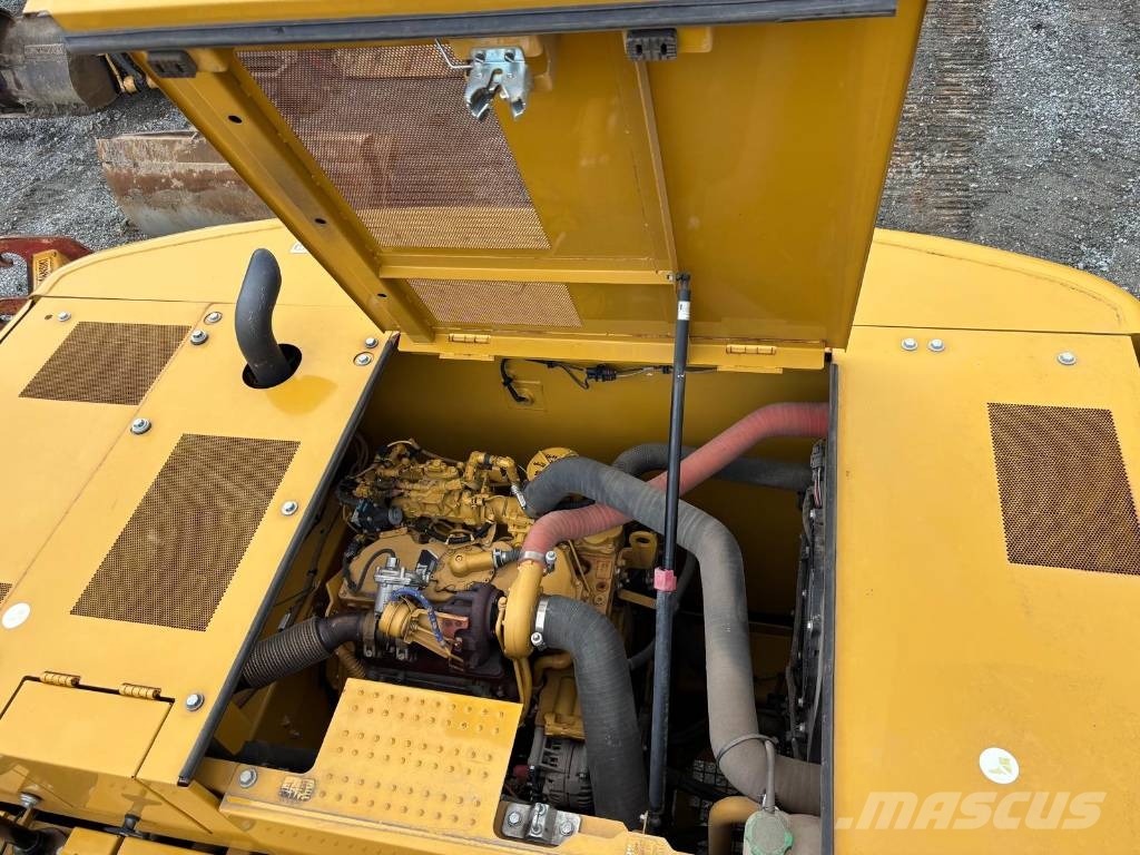CAT 320 Crawler excavators