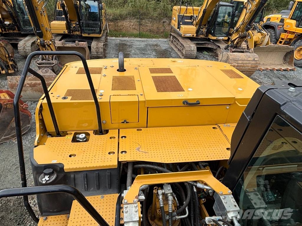 CAT 320 Crawler excavators