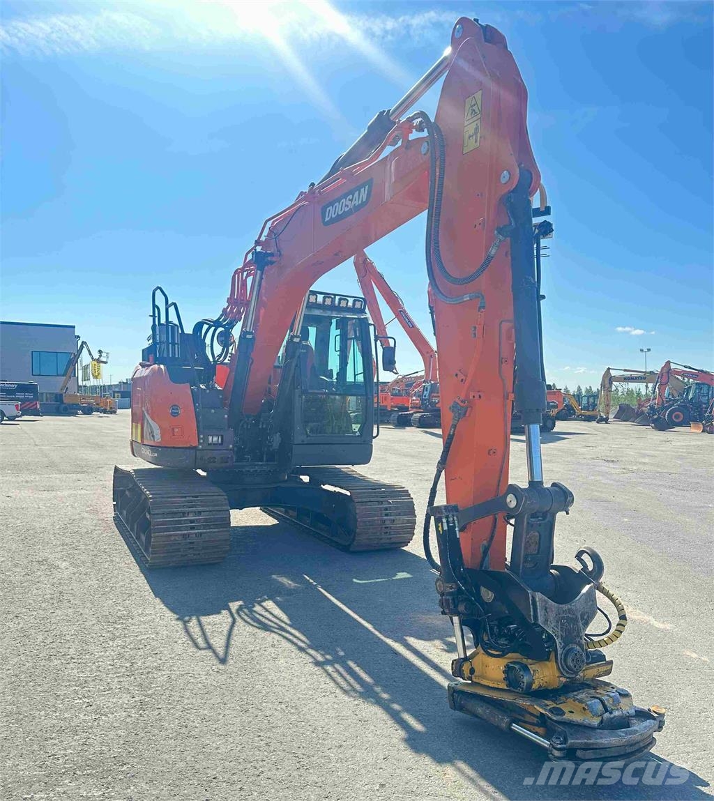 Doosan DX140LCR-5 履带挖掘机