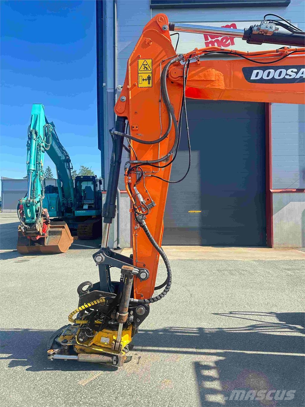 Doosan DX140LCR-5 履带挖掘机