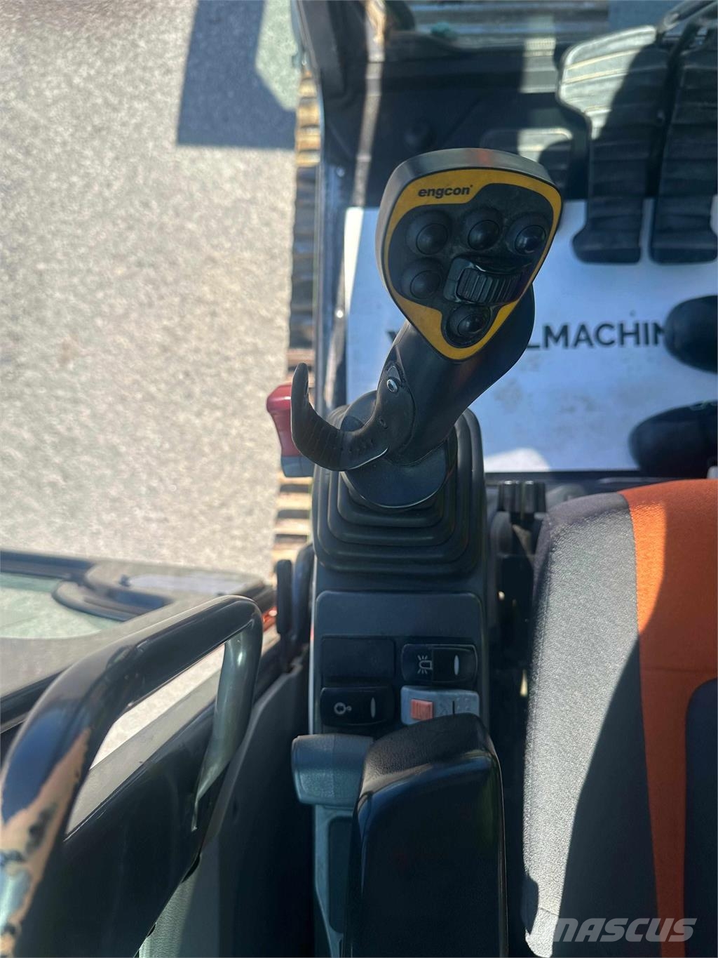 Doosan DX140LCR-5 履带挖掘机
