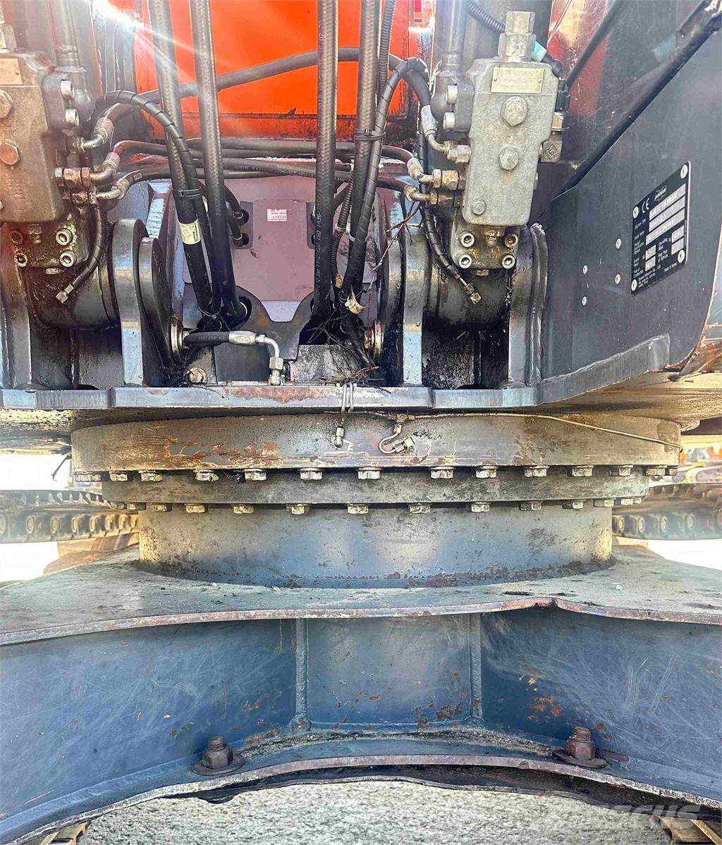 Doosan DX140LCR-5 履带挖掘机