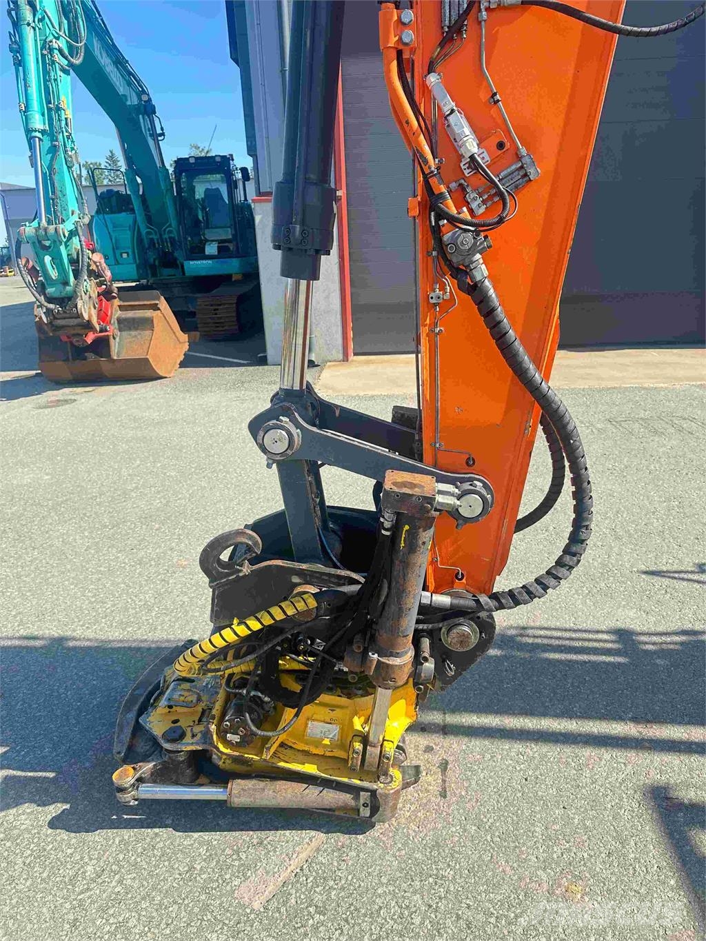 Doosan DX140LCR-5 履带挖掘机