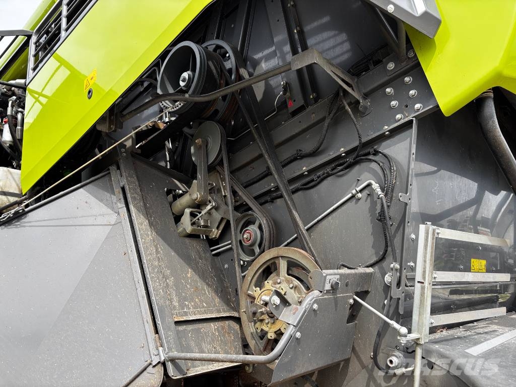 CLAAS Lexion 6700 Combine harvesters