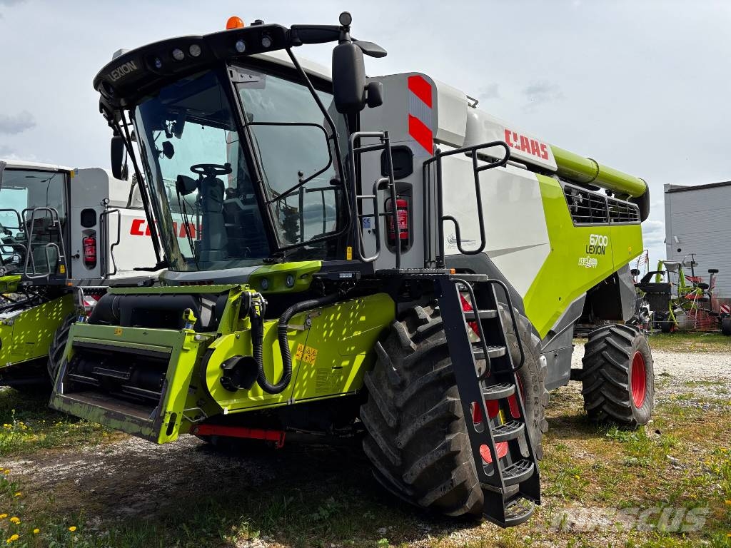 CLAAS Lexion 6700 Combine harvesters