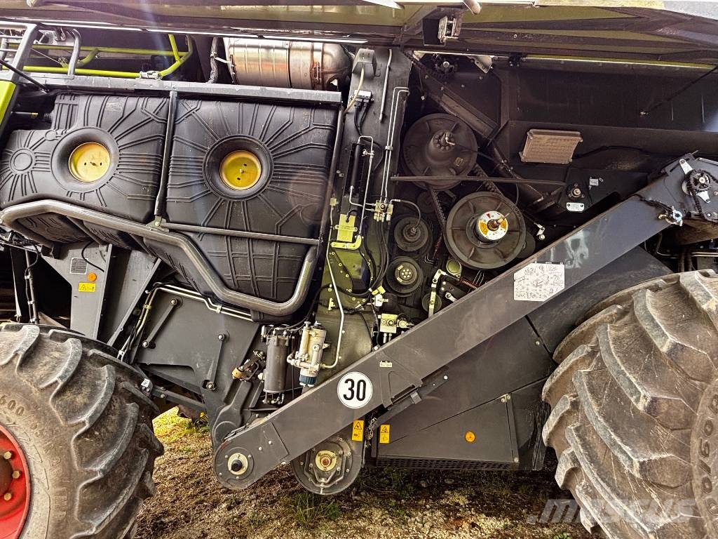 CLAAS Lexion 6700 Combine harvesters
