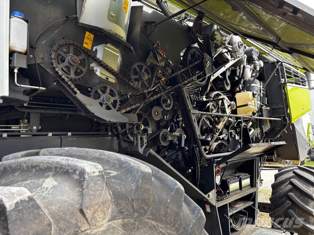 CLAAS Lexion 6700 Combine harvesters