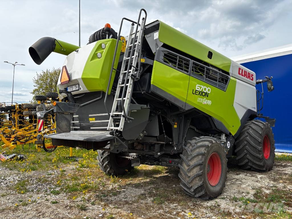 CLAAS Lexion 6700 Combine harvesters