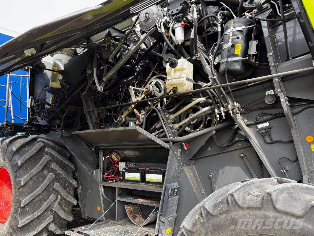 CLAAS Lexion 6700 Combine harvesters
