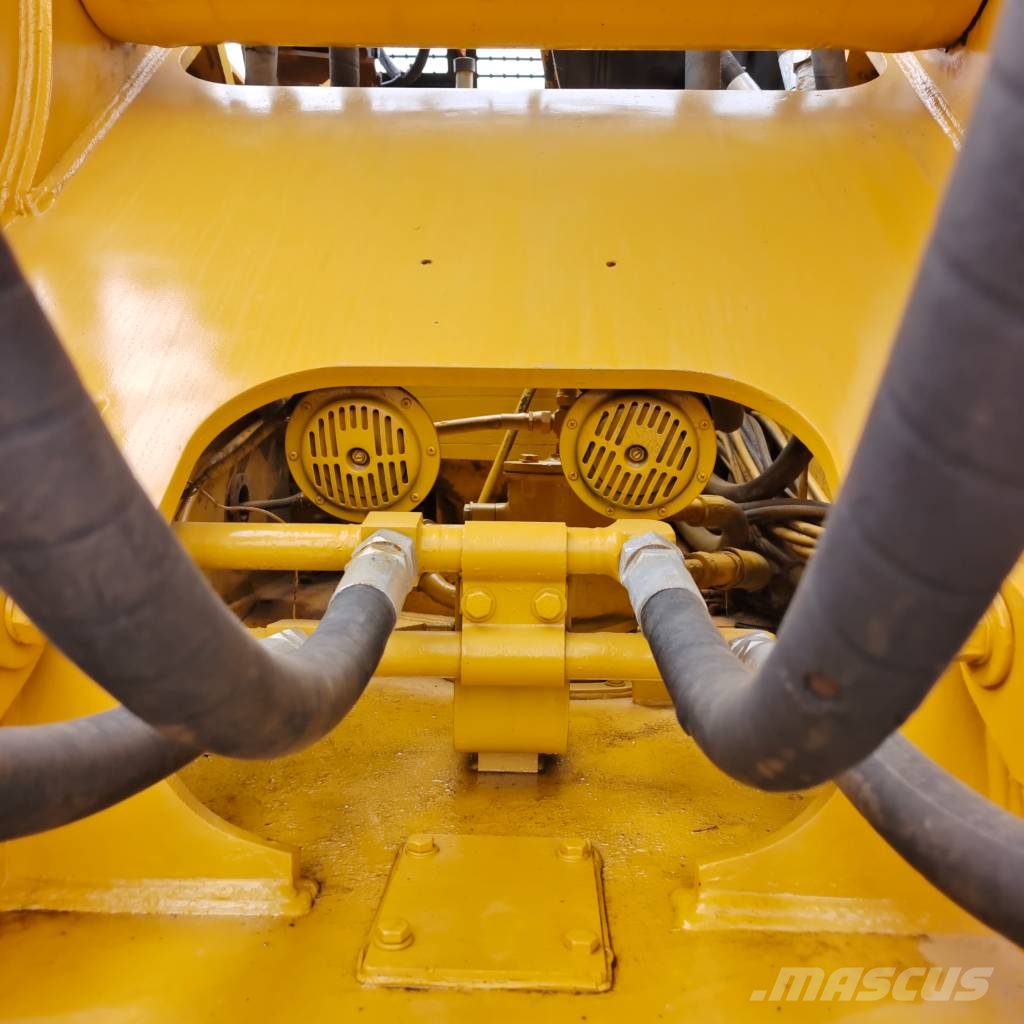 CAT 330 B L direct‑injection engine Верижен екскаватор