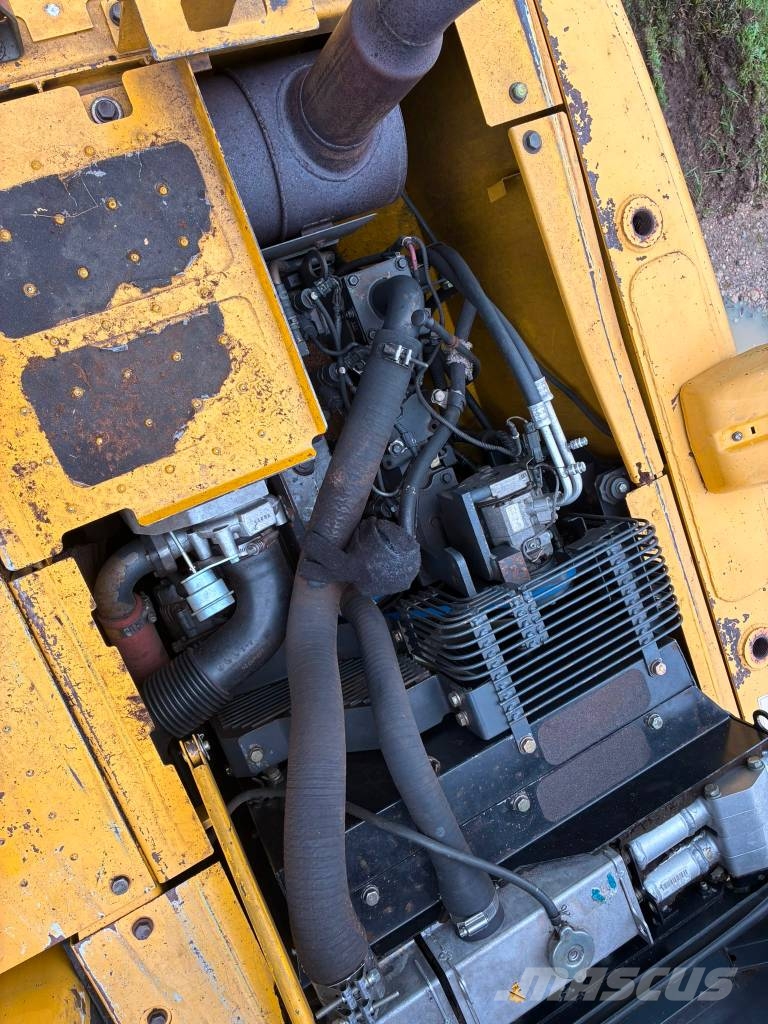 Komatsu PC 130-8 Bog Master Vikšriniai ekskavatoriai