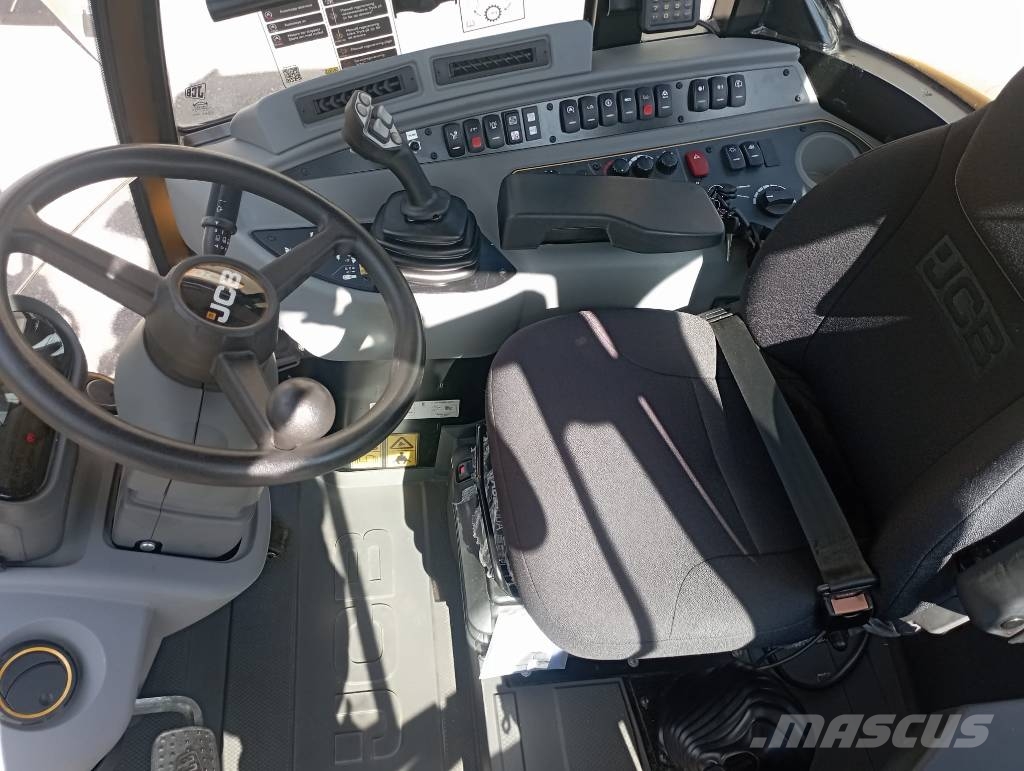 JCB JCB 409 T5 Nordic Edition Pale gommate