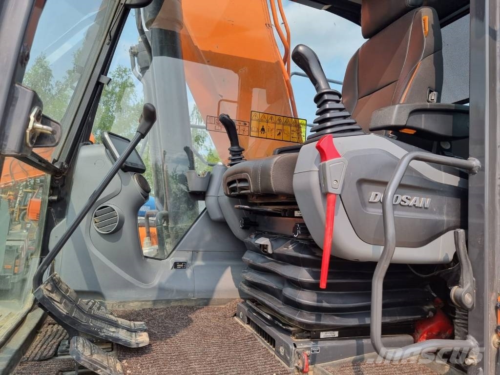 Doosan DX 225 LC-7 LONG Excavadoras sobre orugas