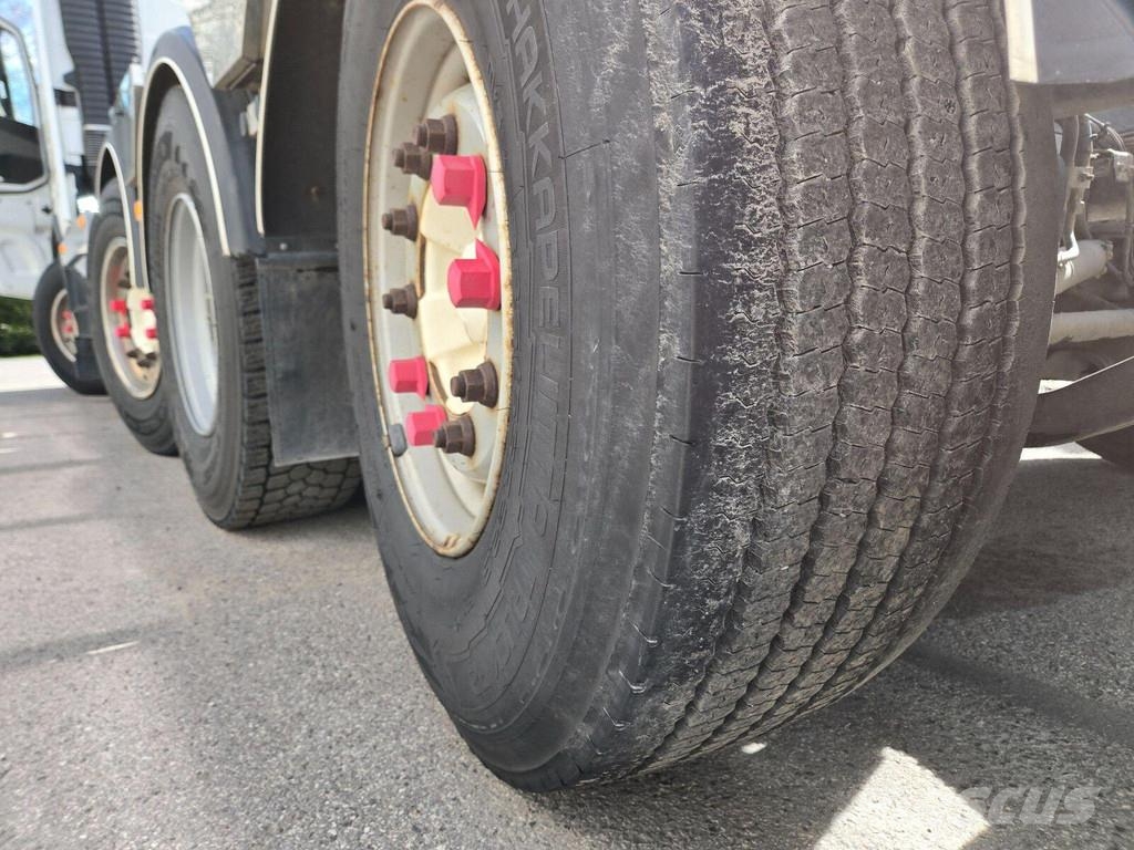 Volvo FH540 8x2 PTO Camiones con chasís y cabina