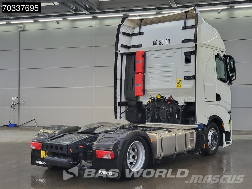 Iveco S-Way 460 4X2 Mega 2x Tanks Standklima Navi ACC Tahače