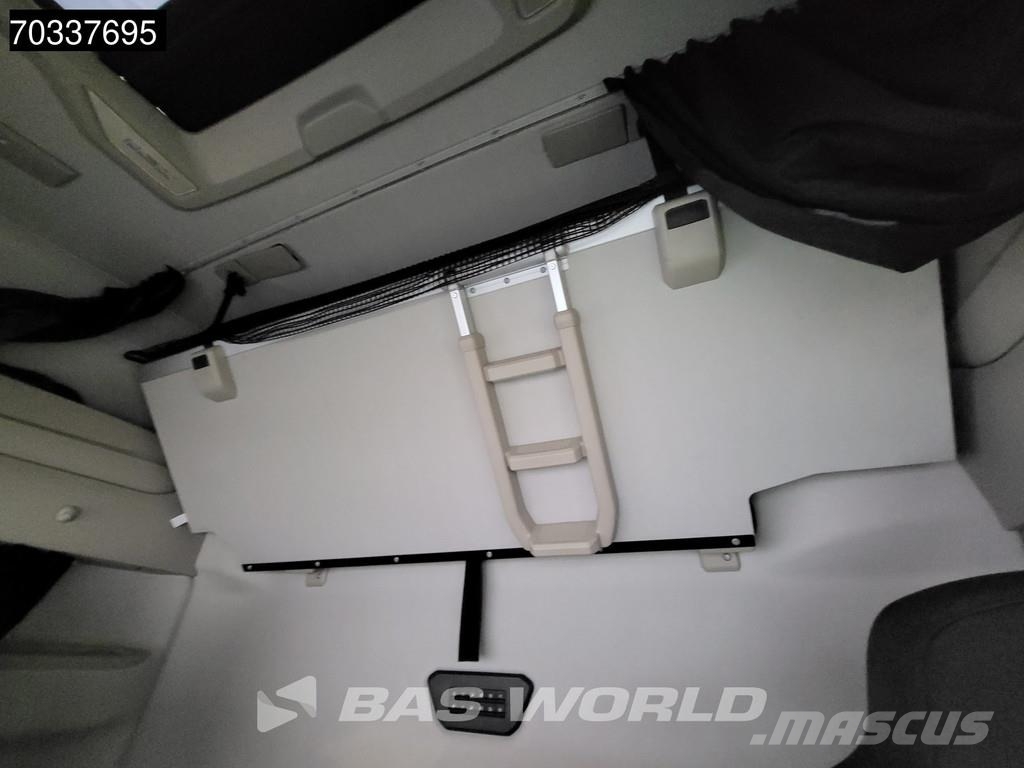 Iveco S-Way 460 4X2 Mega 2x Tanks Standklima Navi ACC Tahače