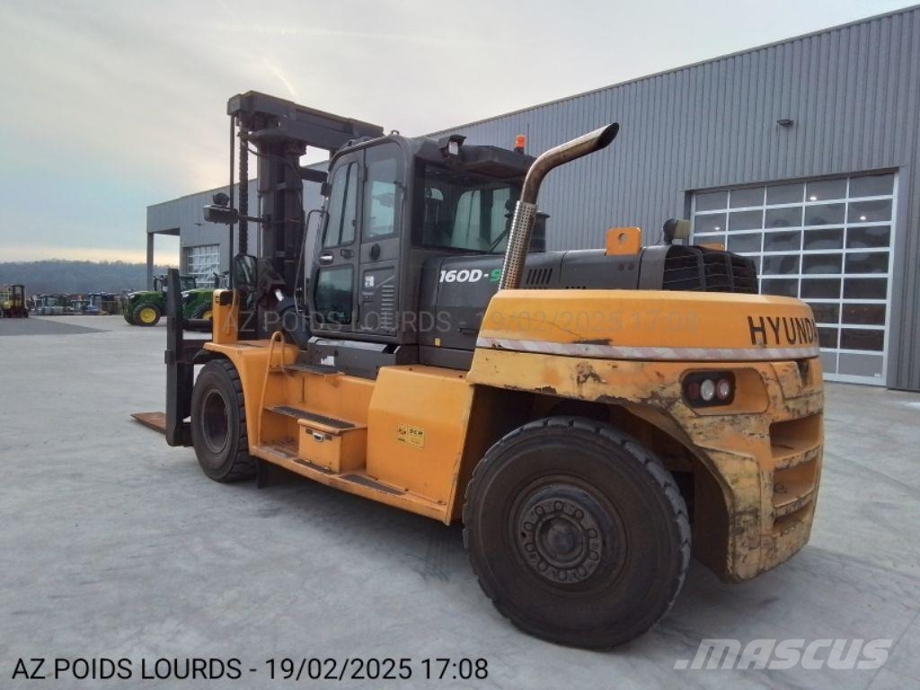 Hyundai 160D-9L Meeneemheftrucks