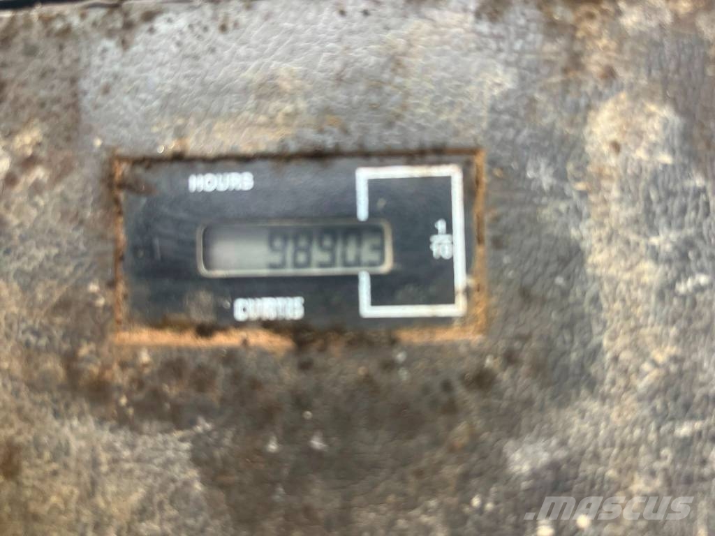Hyundai HX 330 Kāpurķēžu ekskavatori