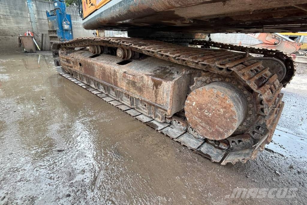 Hyundai HX 330 Kāpurķēžu ekskavatori