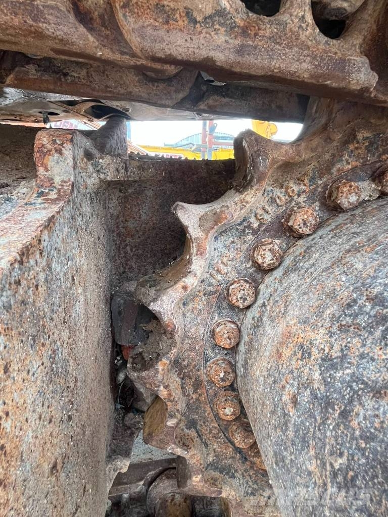 Hyundai HX 330 Kāpurķēžu ekskavatori