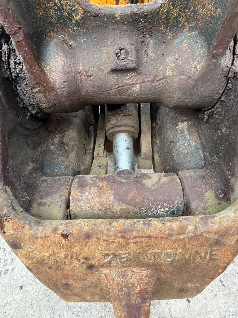 Hyundai HX 330 Kāpurķēžu ekskavatori