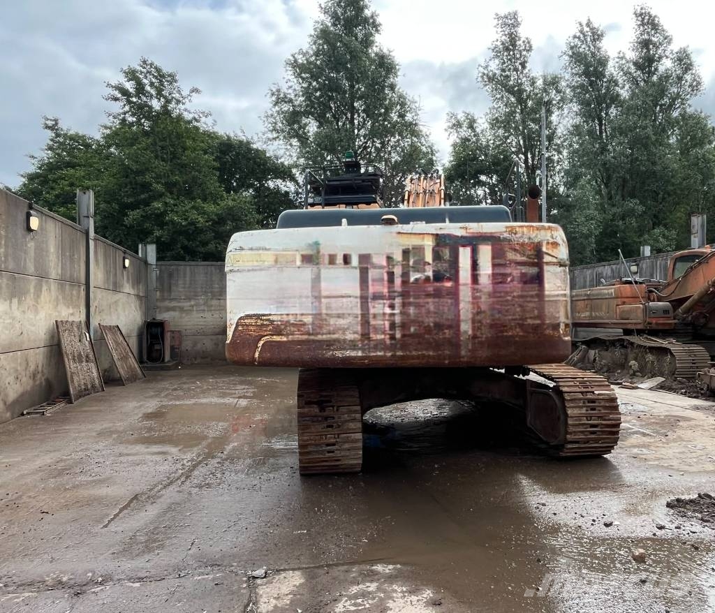 Hyundai HX 330 Kāpurķēžu ekskavatori
