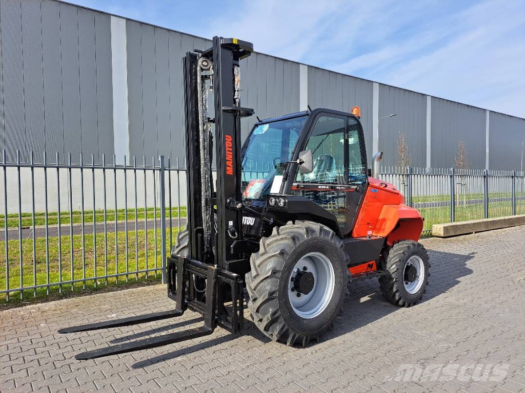 Manitou M 30-4 Apvidus autokrāvējs