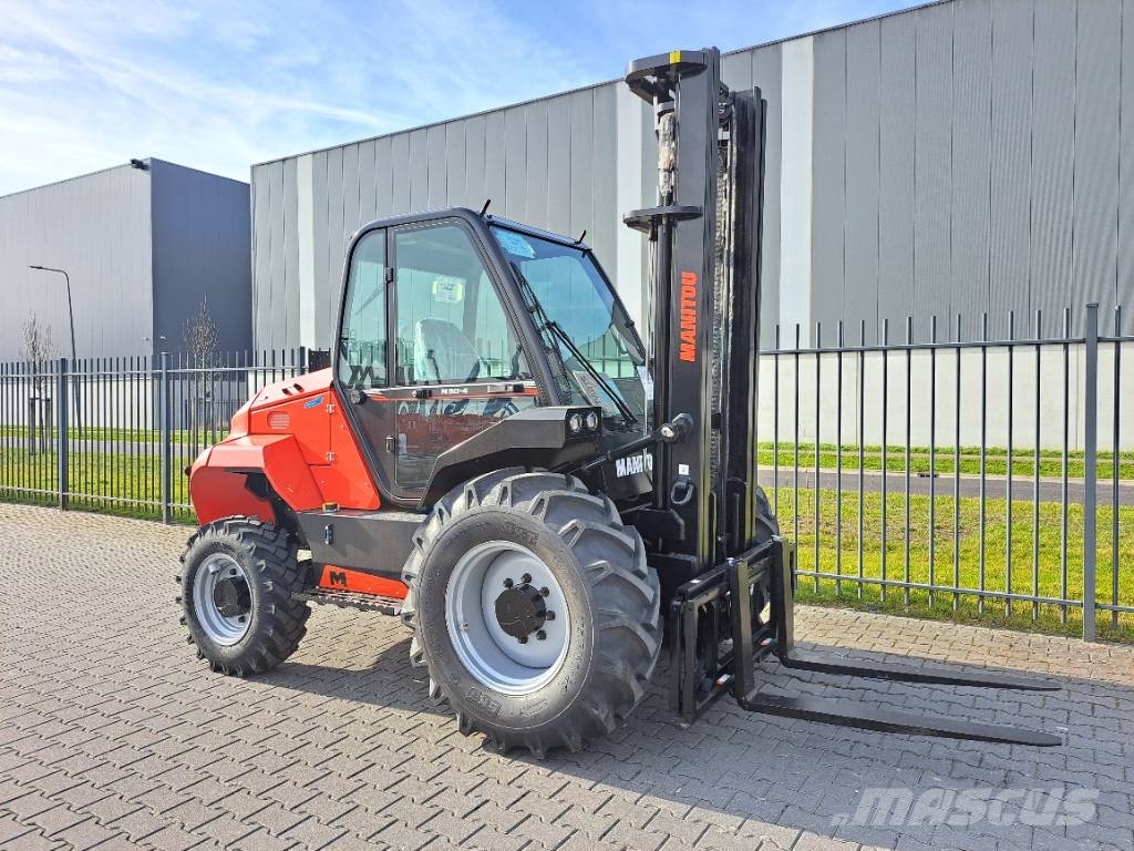 Manitou M 30-4 Apvidus autokrāvējs