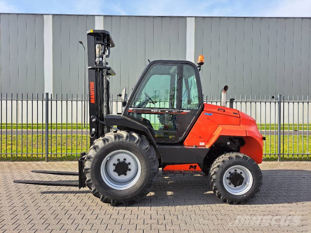 Manitou M 30-4 Apvidus autokrāvējs