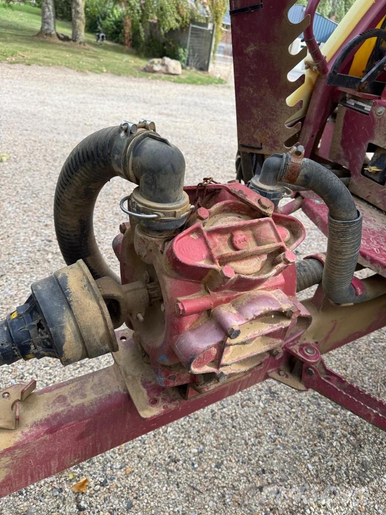 Hardi Navigator 3000 Vlečne škropilnice