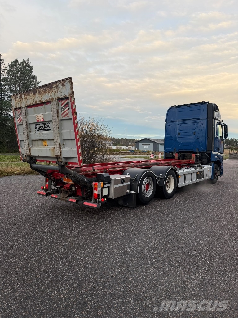 Mercedes-Benz 2551 Camion portacontainer