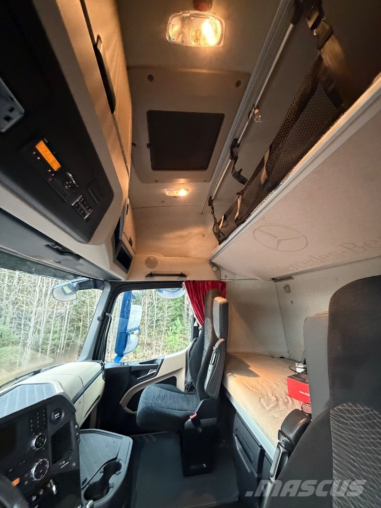 Mercedes-Benz 2551 Camion portacontainer