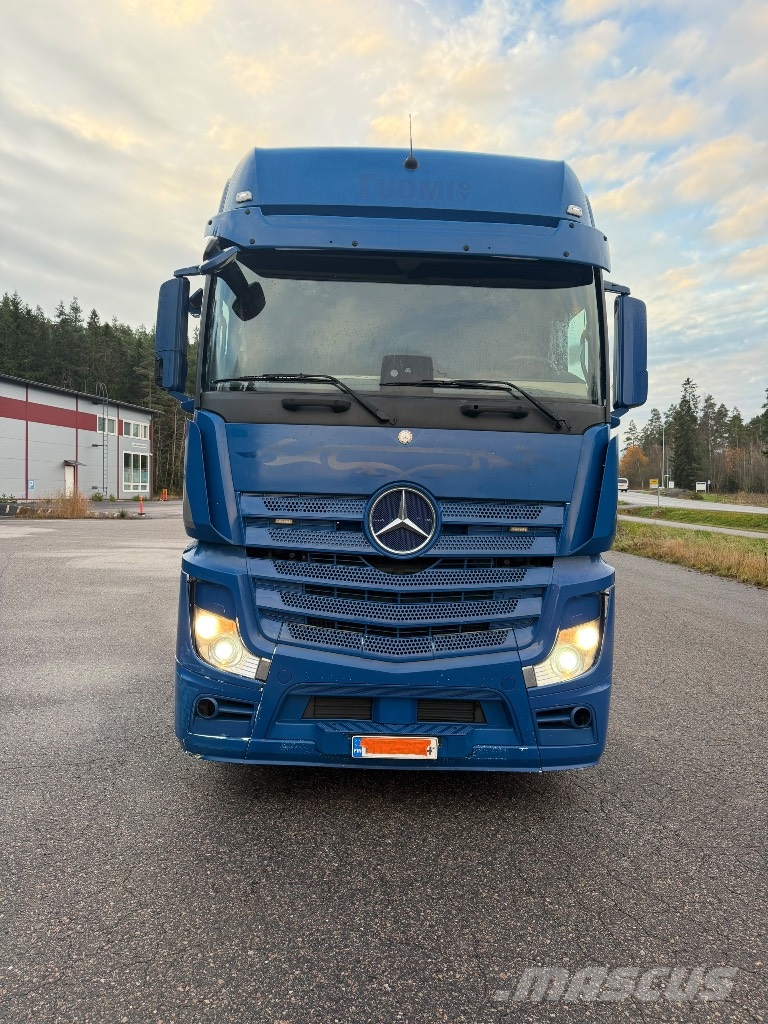 Mercedes-Benz 2551 Camion portacontainer
