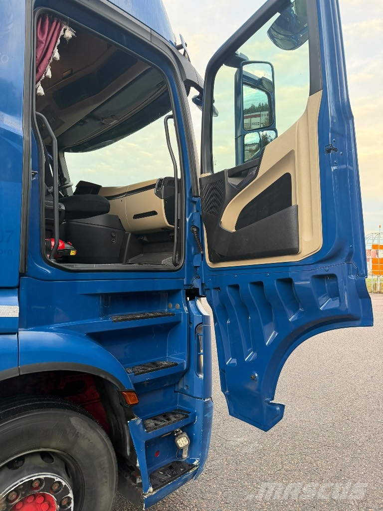 Mercedes-Benz 2551 Camion portacontainer