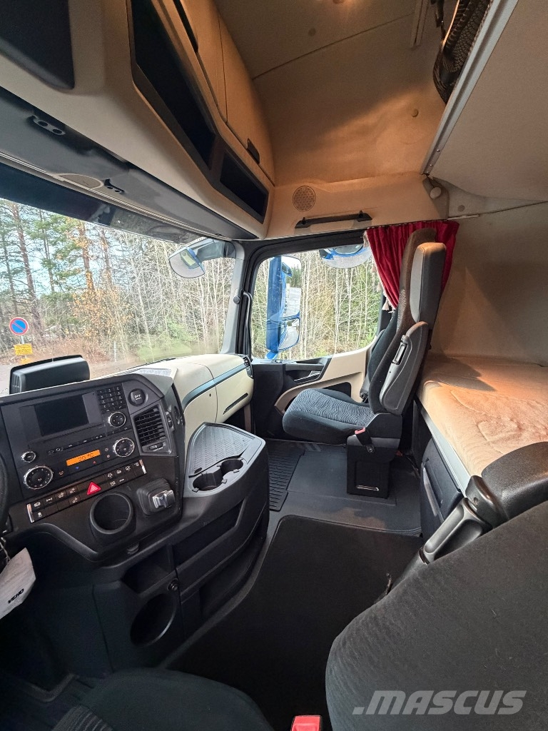Mercedes-Benz 2551 Camion portacontainer