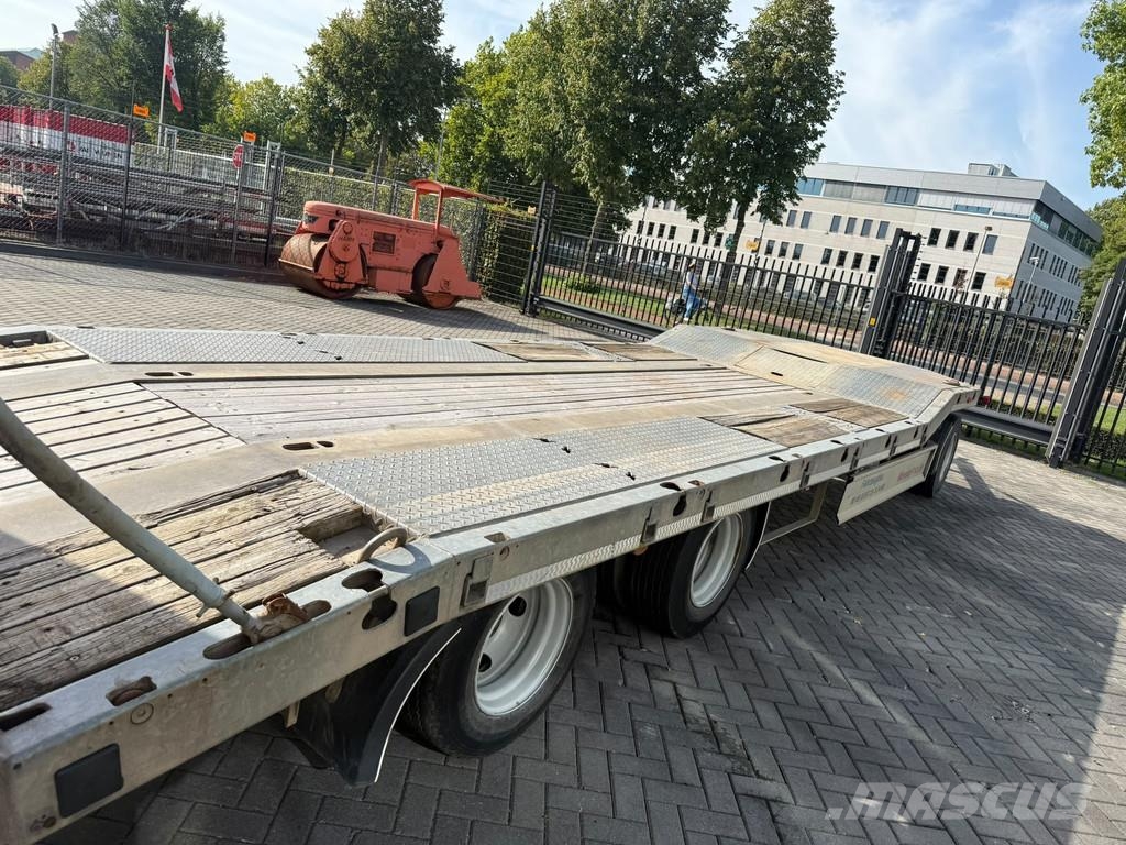 Möslein | 3 SAFF AXLES | 30 TONS | YEAR: 2014 | مقطوروات مسطحة/مفصلية الجوانب