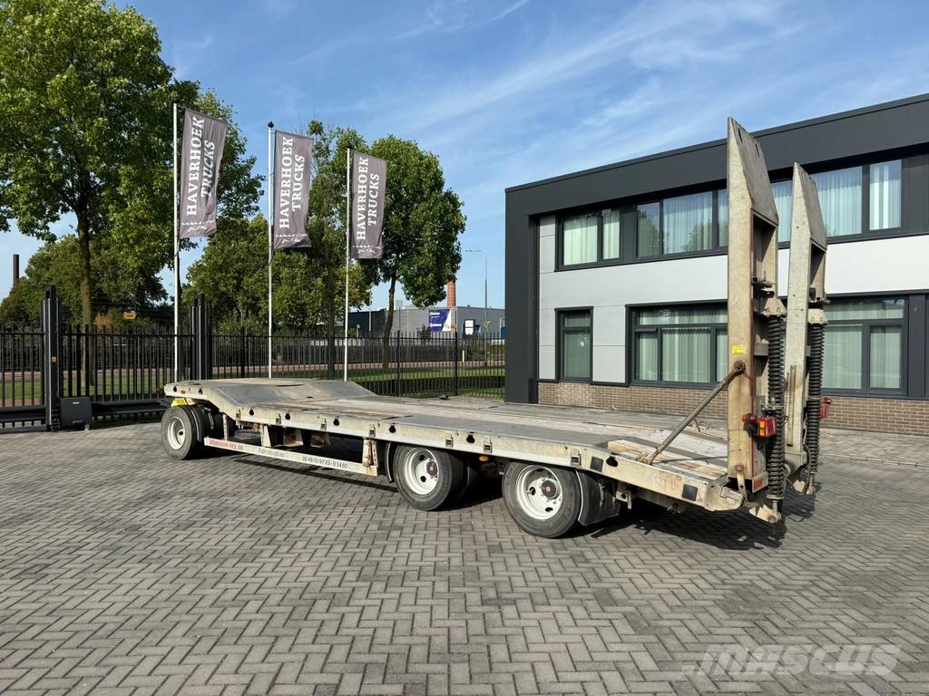 Möslein | 3 SAFF AXLES | 30 TONS | YEAR: 2014 | مقطوروات مسطحة/مفصلية الجوانب