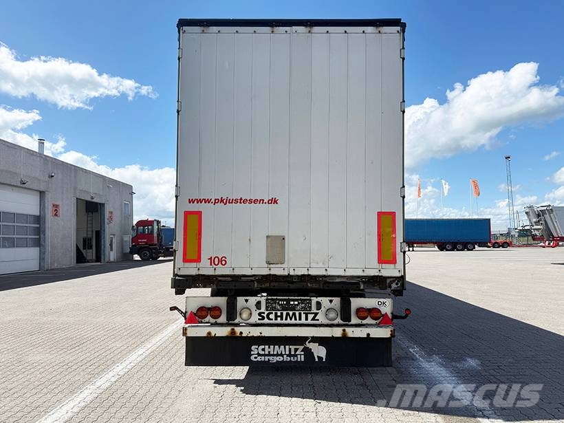 Schmitz Curtainsider / Planenauflieger Kapelltrailer