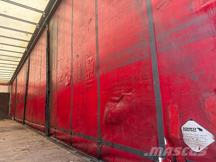 Schmitz Curtainsider / Planenauflieger Kapelltrailer