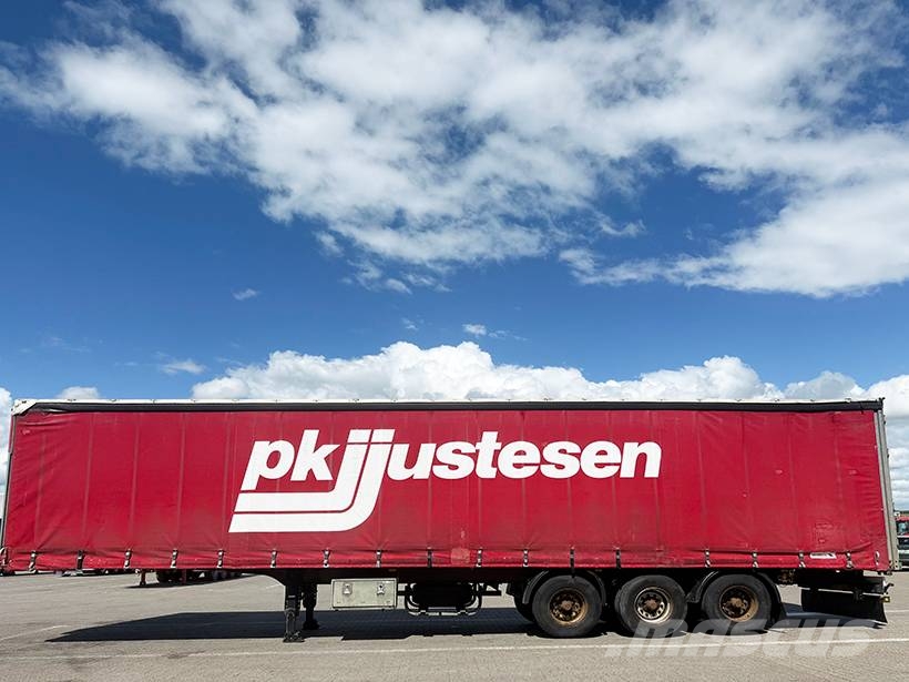Schmitz Curtainsider / Planenauflieger Kapelltrailer