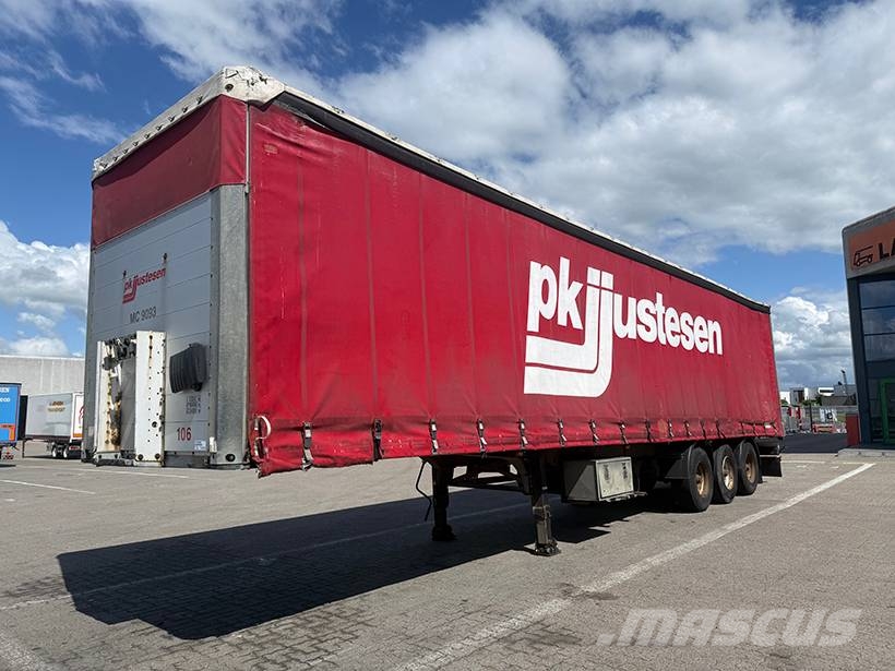 Schmitz Curtainsider / Planenauflieger Kapelltrailer